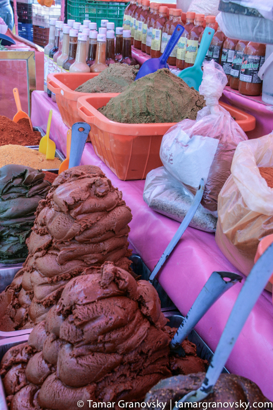 Chapingo Market, mole