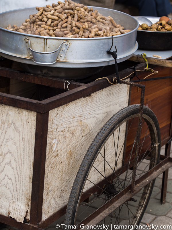 Kunming, (Salt) Peanuts!