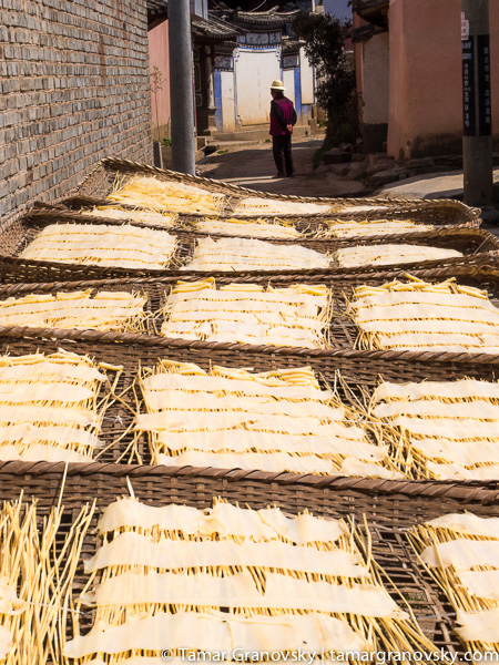 Shaxi Alley, (soy bean curd sheets drying in the sun)